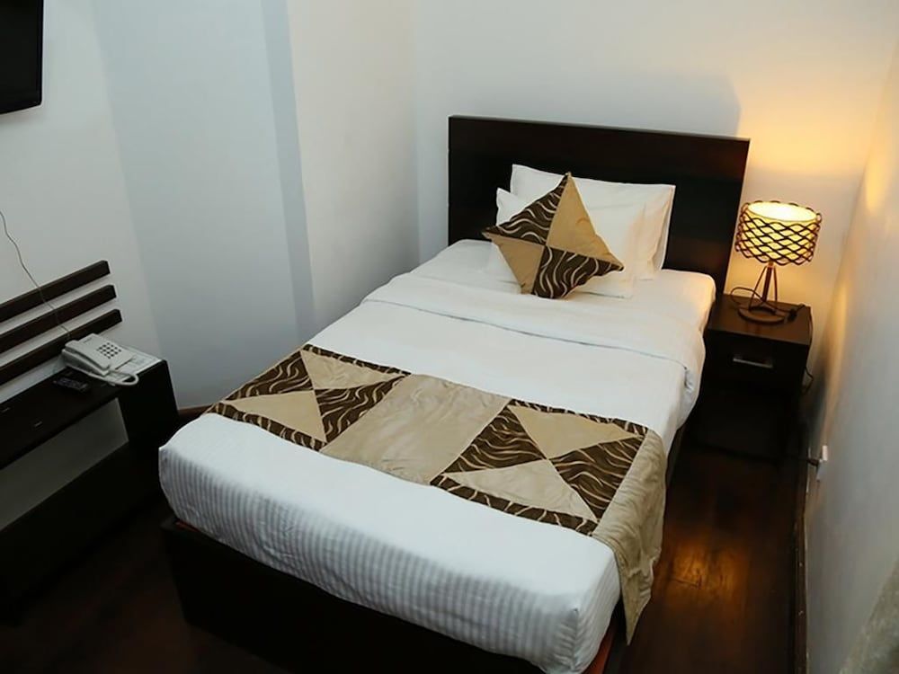 Blue Meadows - Nuwara Eliya Deluxe Single Room, 1 Twin Bed, Private Bathroom, Mountain View 2