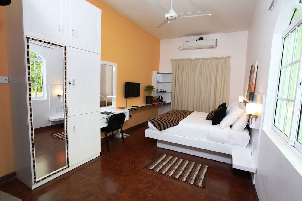 Ayaana Boutique Hotel Standard Room 5