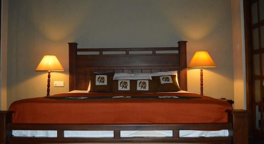 undefined Elegante The Villa 8