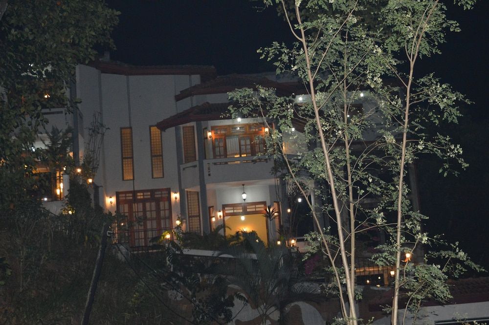 undefined Elegante The Villa 2