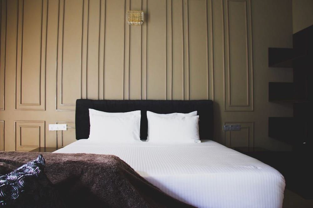 undefined Villa Raha 8