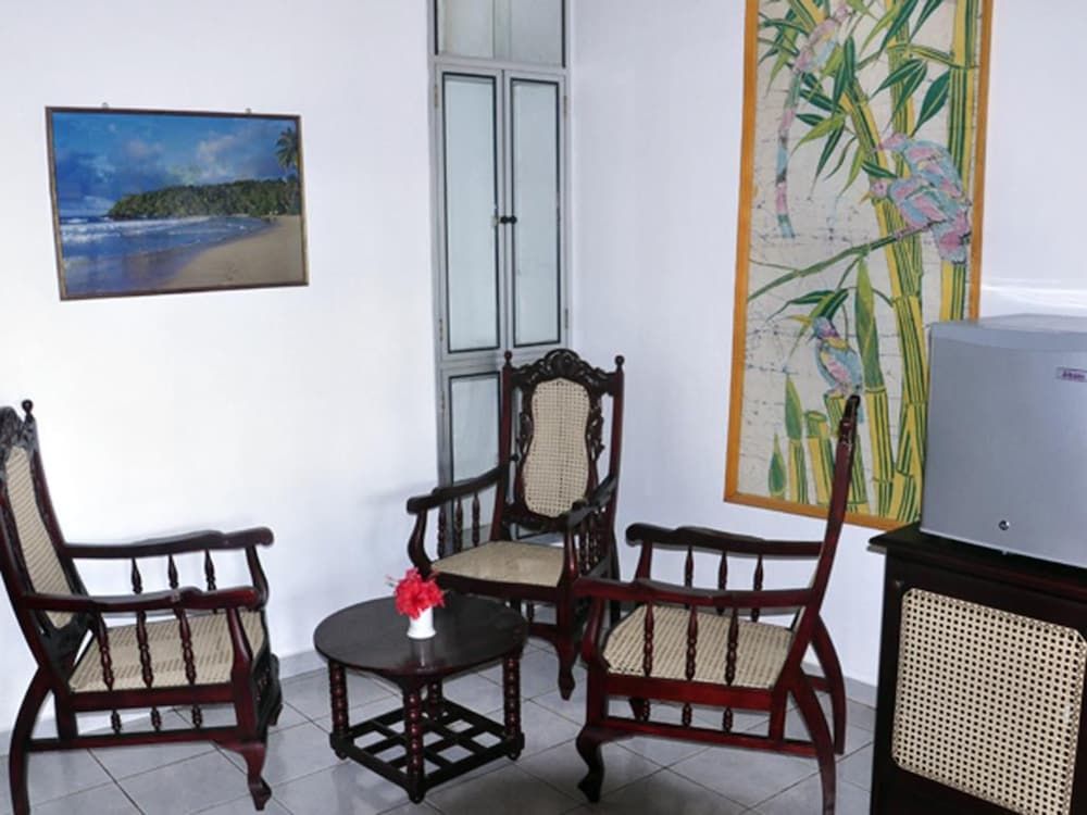 undefined Little Paradise 7