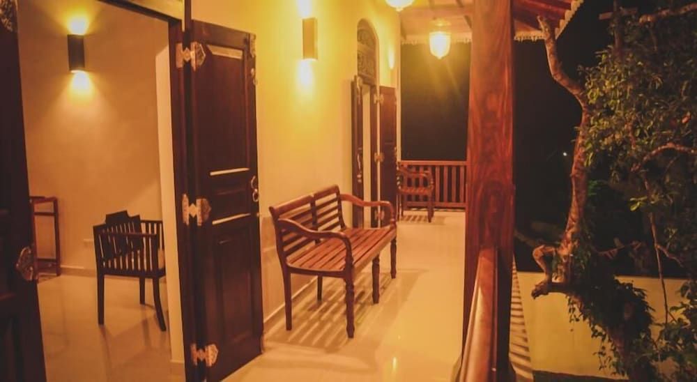 Villa Frangipani Double Room, Private Bathroom 7