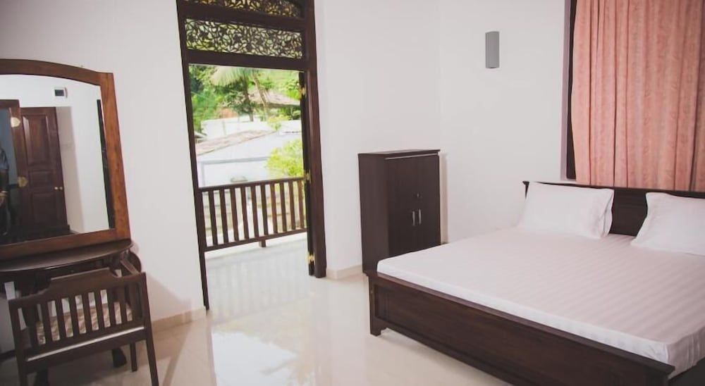 Villa Frangipani Double Room, Private Bathroom 6