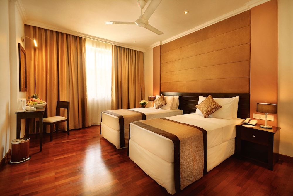 undefined Kandy City Hotel by Earl's 3