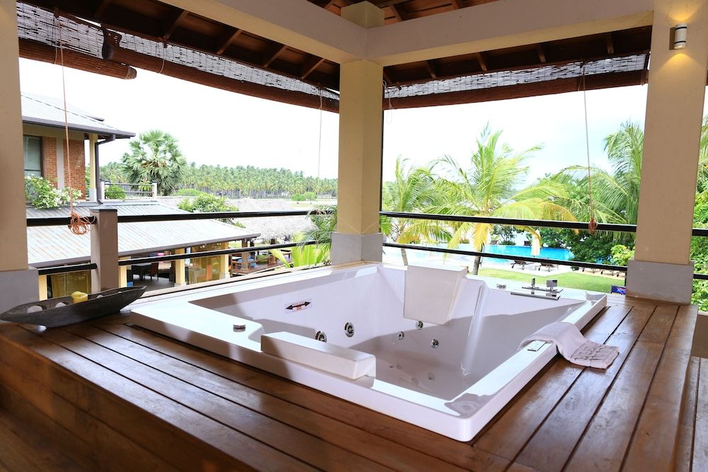 Amaranthe Bay Executive Suite 5