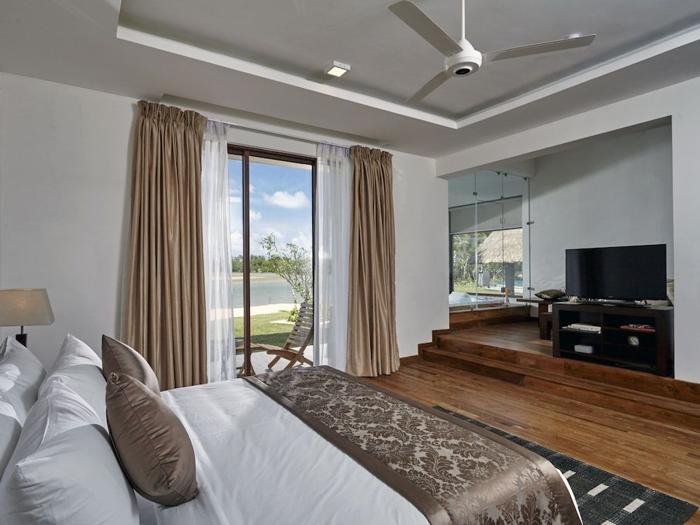 Amaranthe Bay Junior Suite, 1 Bedroom, River View 3