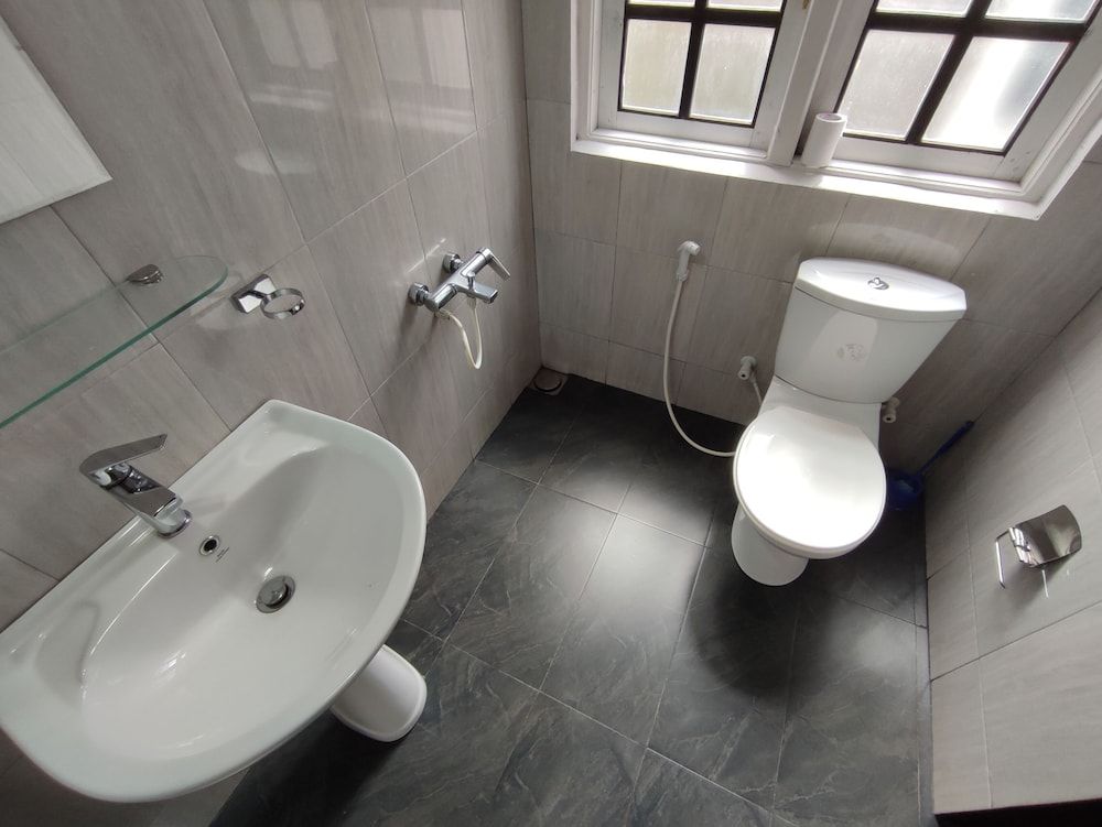 Andrews Hostel Standard Room, 1 Queen Bed, Private Bathroom, Ground Floor 7