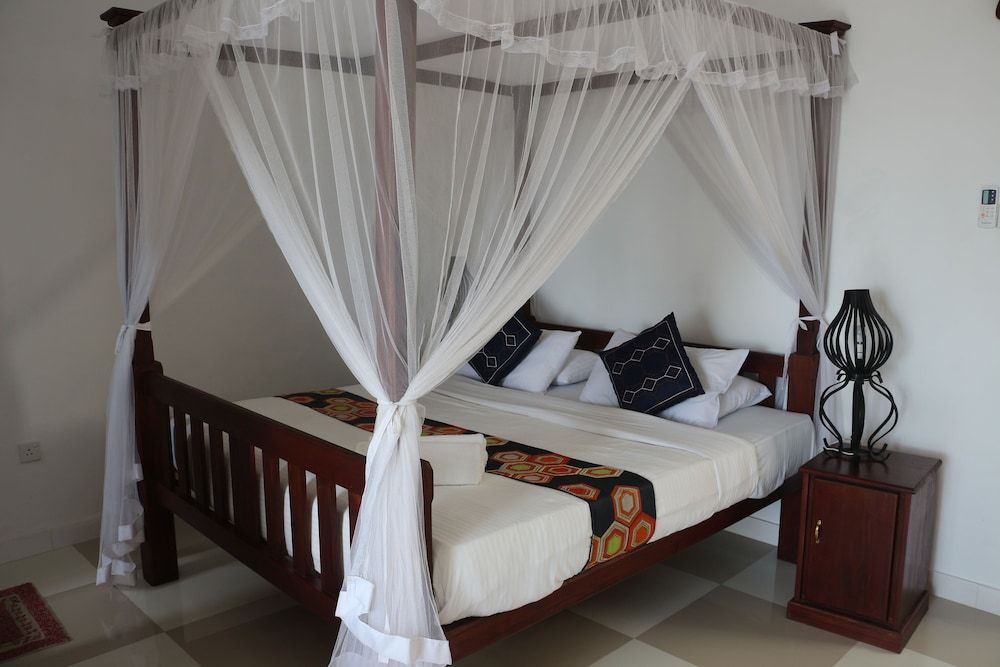 The Richmond House Grand Deluxe Room 10