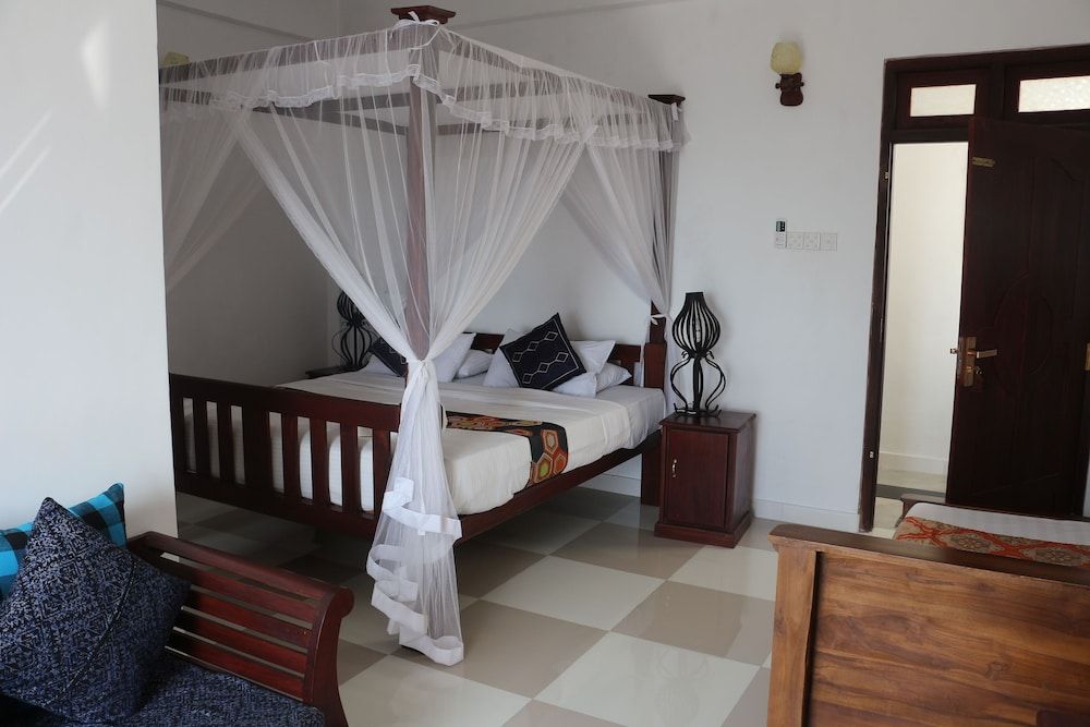 The Richmond House Grand Deluxe Room 14