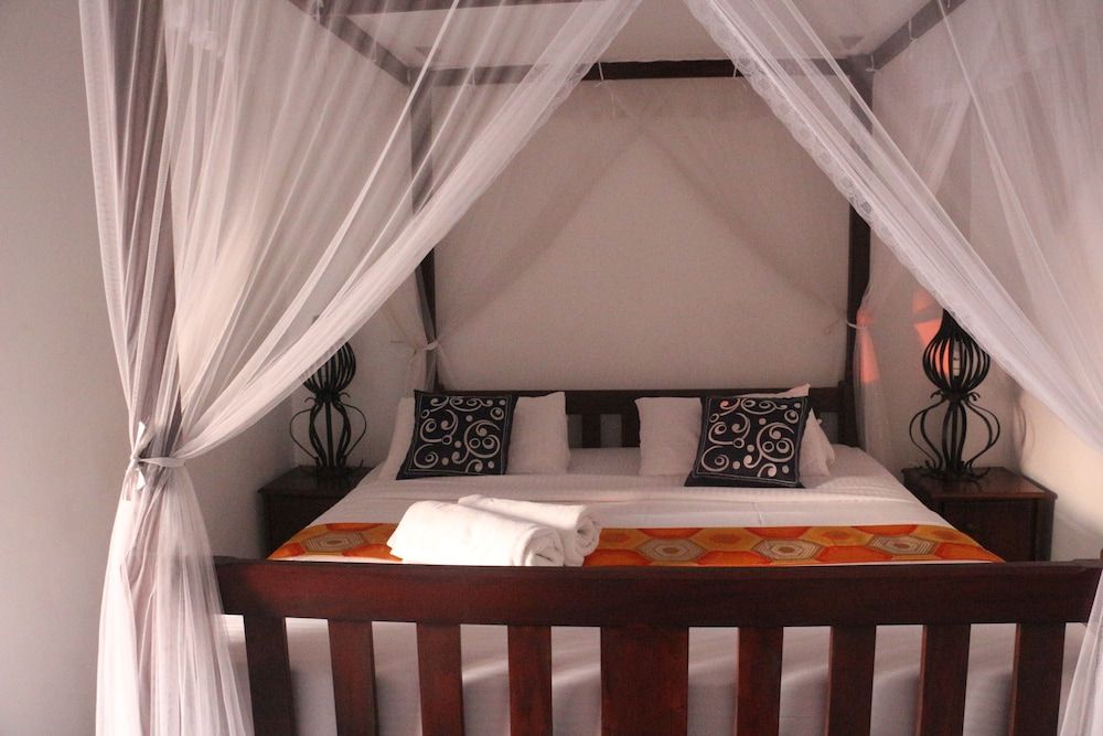 The Richmond House Grand Deluxe Room 13