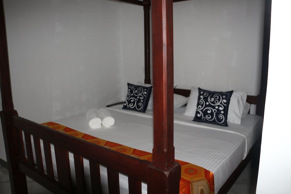 The Richmond House Grand Standard Room 3