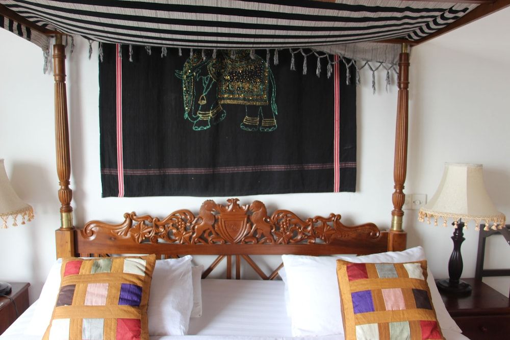 The Richmond House Grand Standard Room