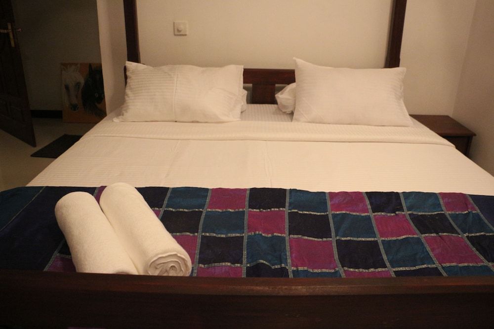 The Richmond House Grand Deluxe Room 3