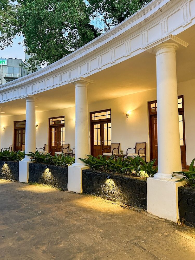 undefined Hotel Suisse 8