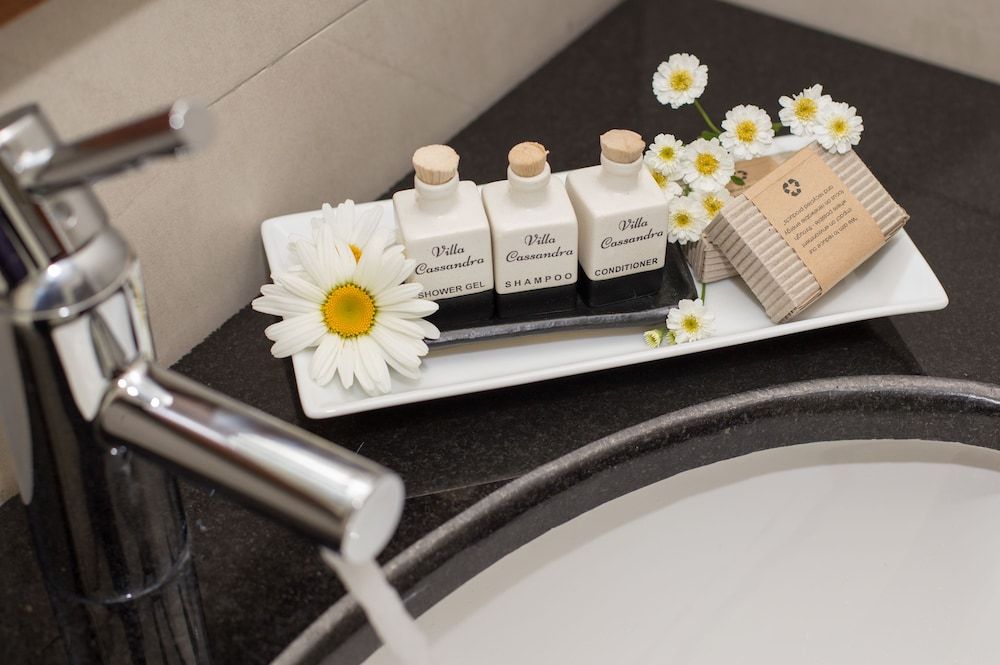 Villa Cassandra Deluxe Double Room, 1 King Bed, Hill View 8