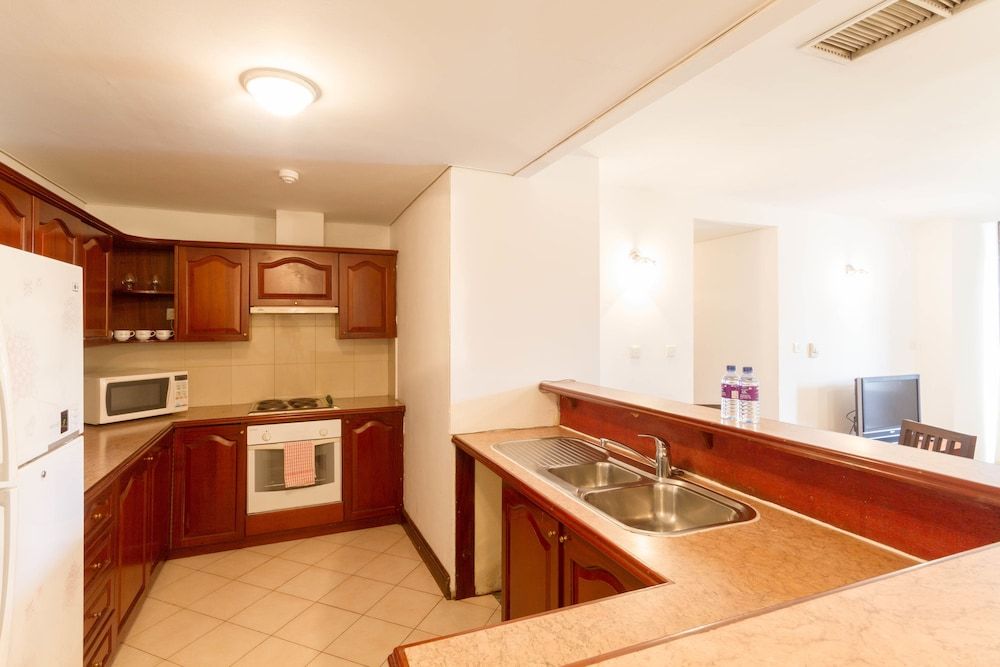 Colombo Residencies Luxury Apartment, 3 Bedrooms, Pool Access, Sea Facing 9