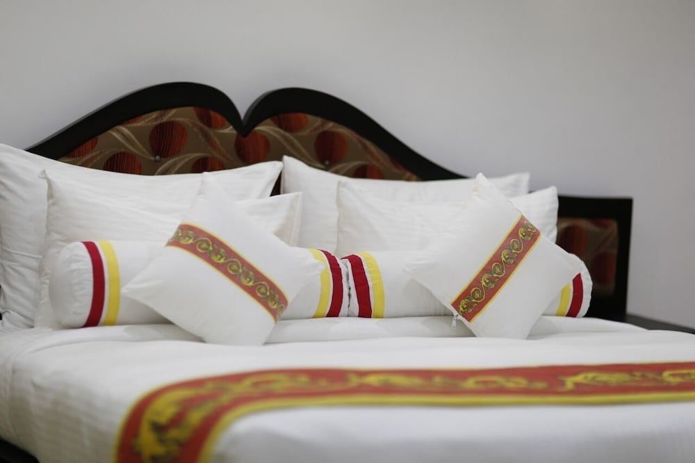 Royal Kandyan Standard Room, 1 King Bed, Non Smoking 4