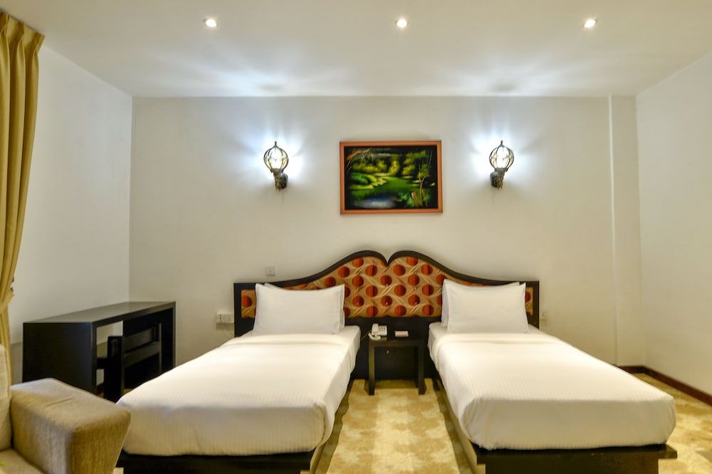 Royal Kandyan Standard Room, 1 King Bed, Non Smoking 3