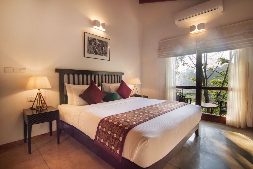 Kings Pavilion Deluxe Room 5