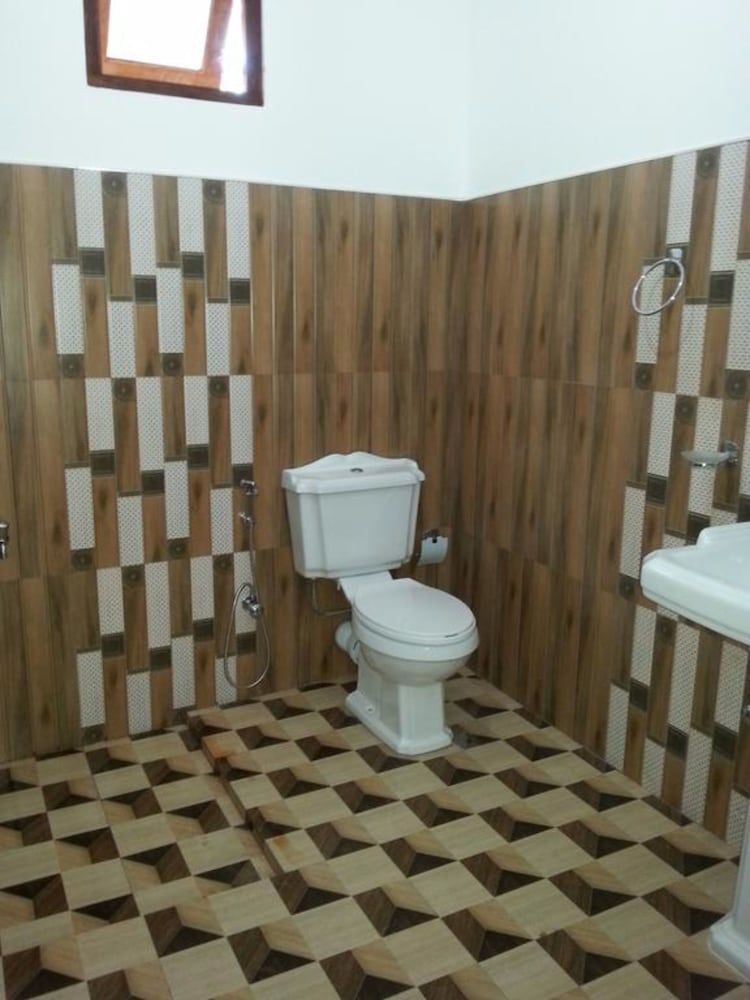 Winmi Resort Deluxe Room 6