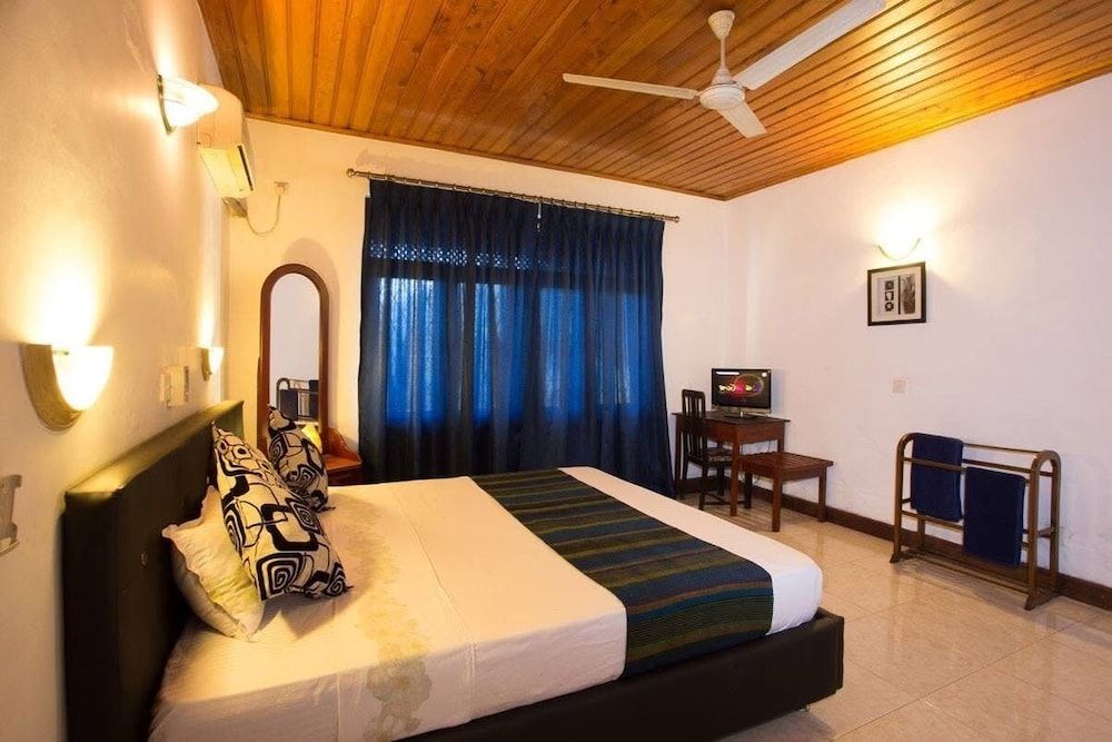 Tamarind Tree Inn Standard Double Room 2