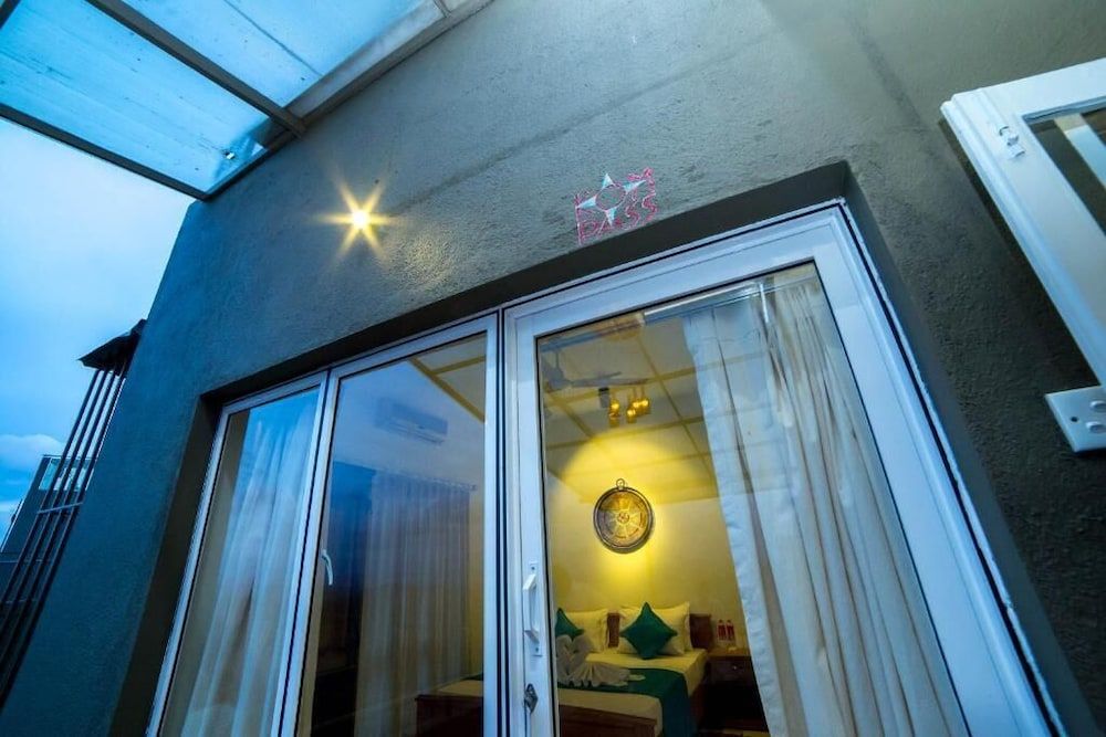 undefined Range Hotel Kandy 5