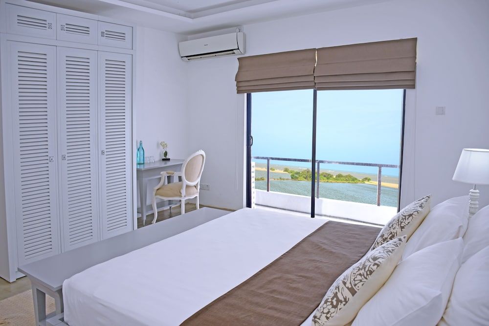 Villa Santé by The Serendipity Collection Deluxe Double Room with Balcony and Sea View 3
