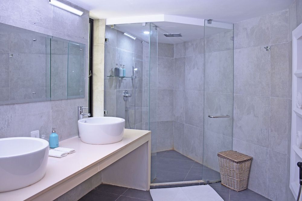 Villa Santé by The Serendipity Collection Deluxe Double Room with Balcony and Sea View 4