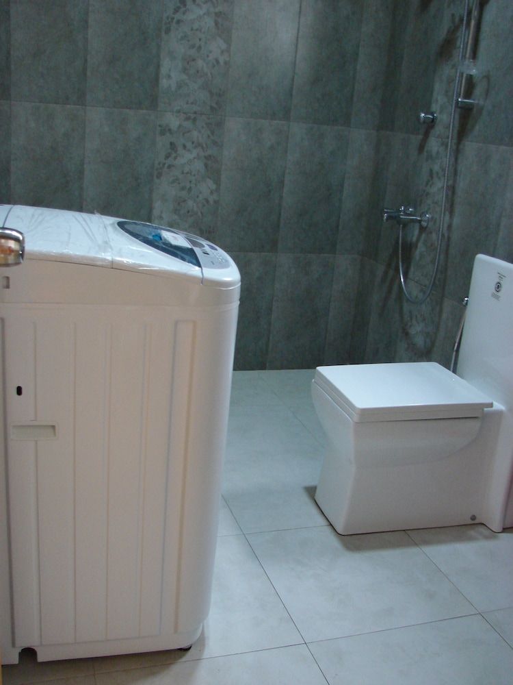 Ocean Breeze Apartment Colombo Family Apartment, 4 Bedrooms, Beachside 7