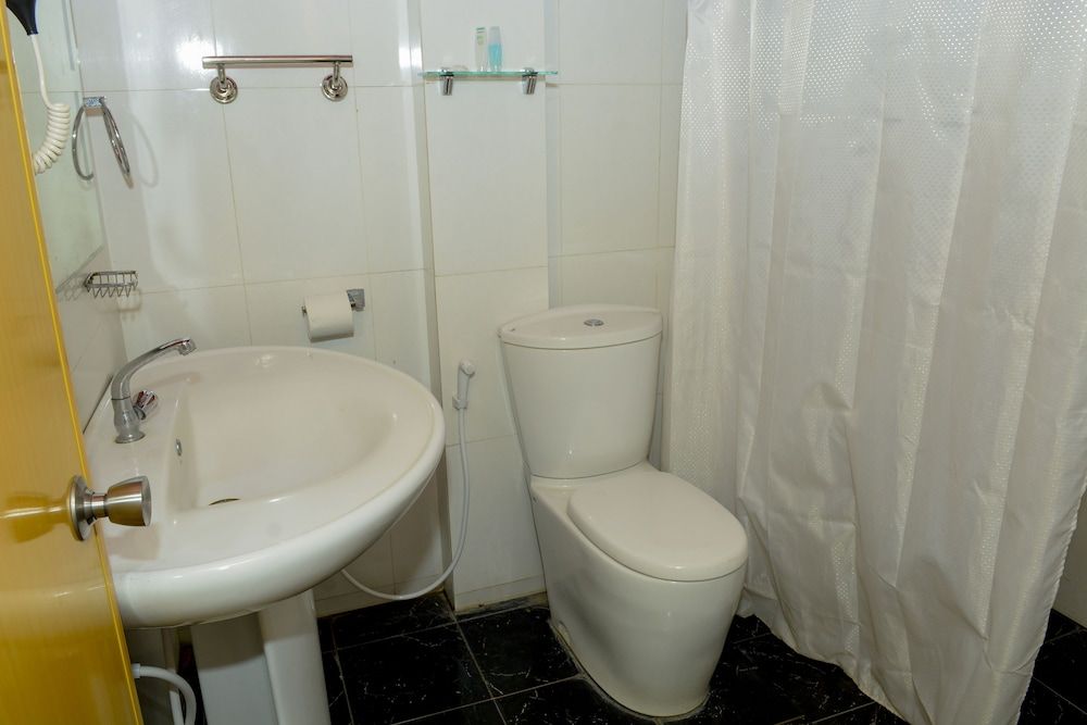 Villa Hotel Deluxe Double Room, 1 Queen Bed, Balcony, Bay View 13