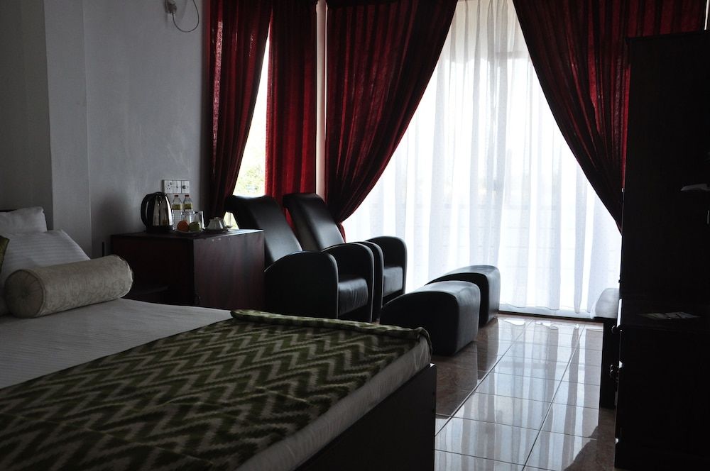 Villa Hotel Deluxe Double Room, 1 Queen Bed, Balcony, Bay View 17