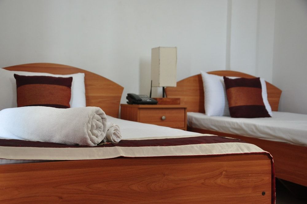 Villa Hotel Deluxe Double Room, 1 Queen Bed, Balcony, Bay View 9