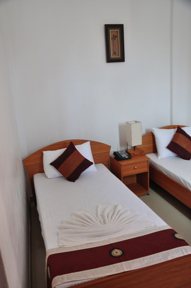 Villa Hotel Deluxe Double Room, 1 Queen Bed, Balcony, Bay View 3