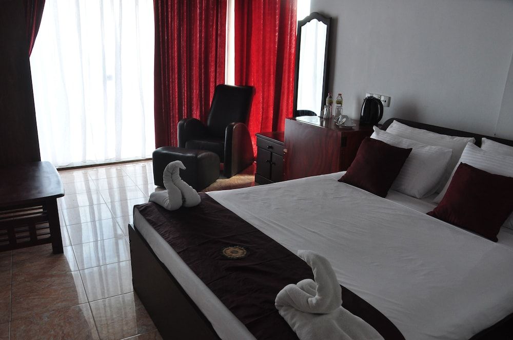Villa Hotel Deluxe Double Room, 1 Queen Bed, Balcony, Bay View 5