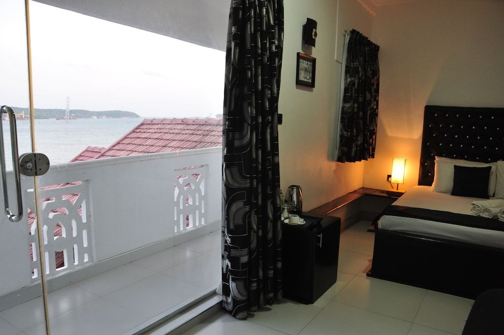 Villa Hotel Exclusive Penthouse, 1 King Bed, Bay View, Executive Level 5