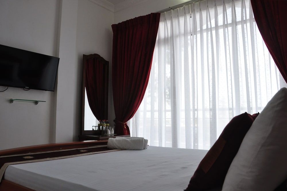 Villa Hotel Deluxe Double Room, 1 Queen Bed, Balcony, Bay View 7