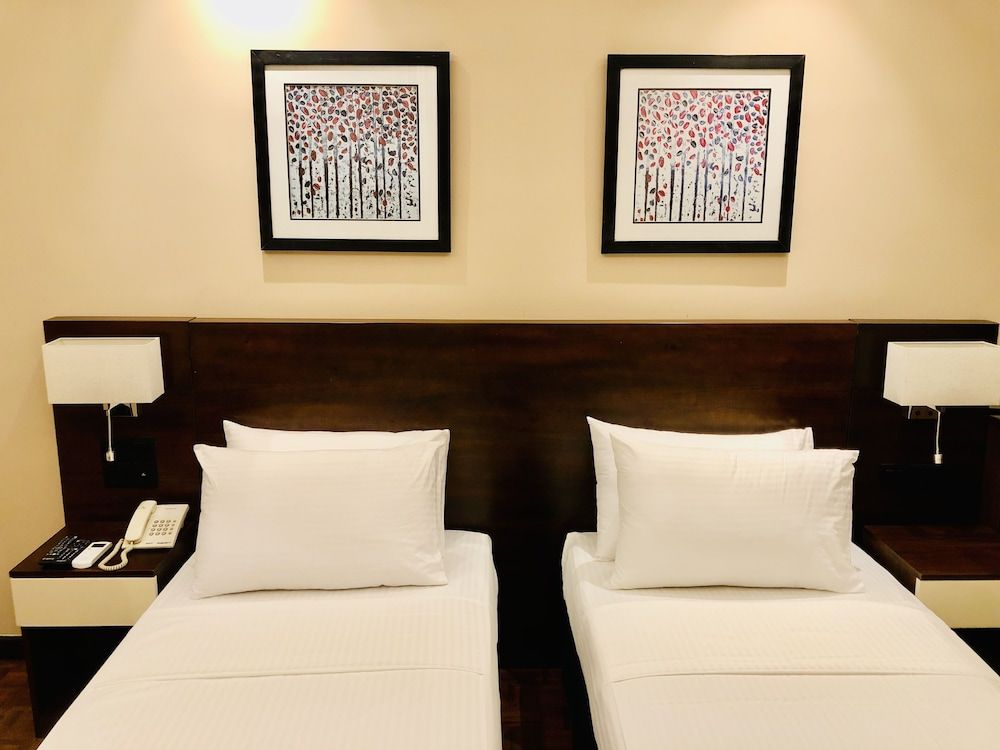 Tropic Inn - Mount Lavinia Standard Twin Room 5