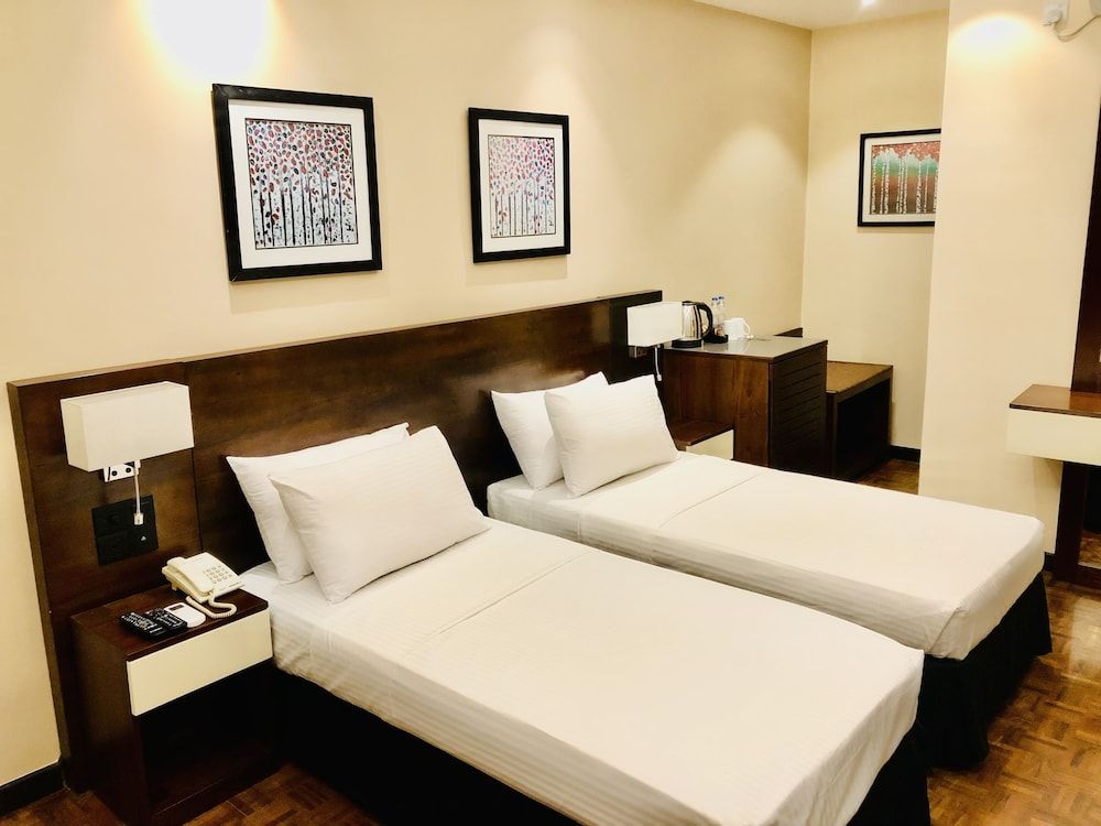 Tropic Inn - Mount Lavinia Standard Twin Room 3