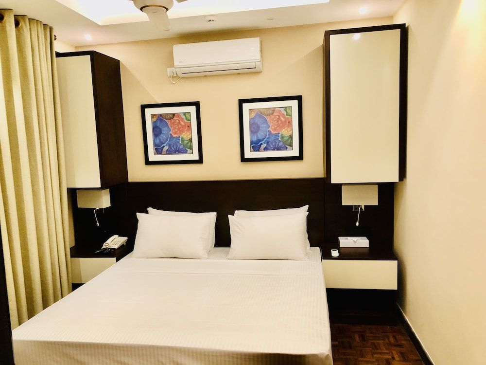 Tropic Inn - Mount Lavinia Standard Double Room 5