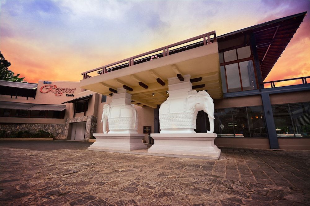 undefined Earl's Regent Kandy 5