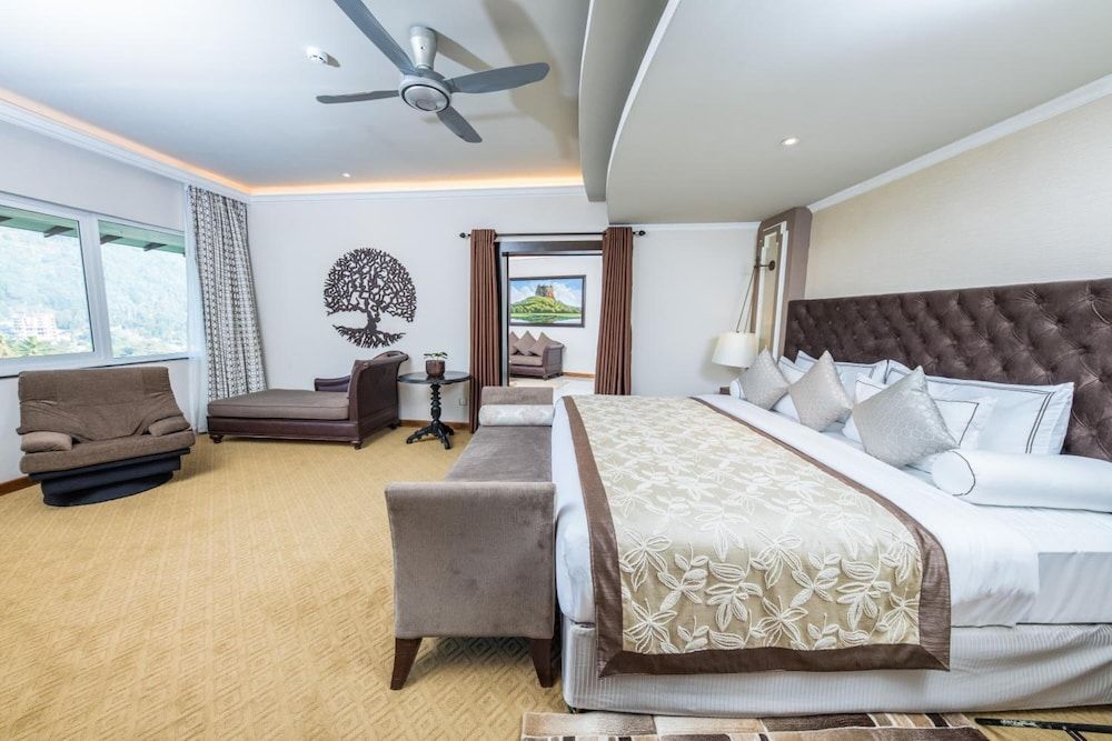 undefined Earl's Regent Kandy 4