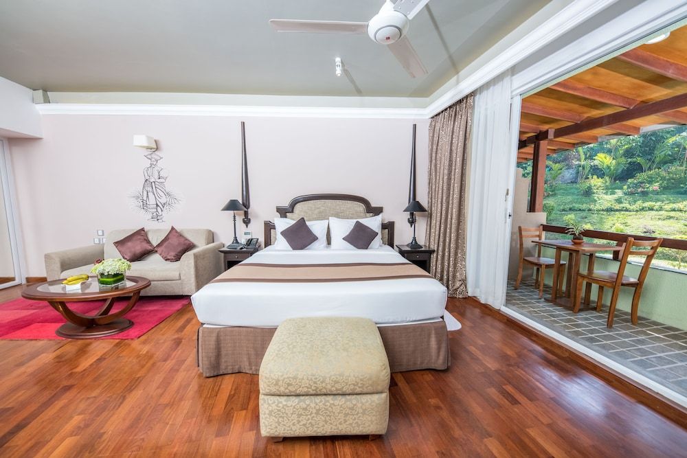 undefined Earl's Regent Kandy 7