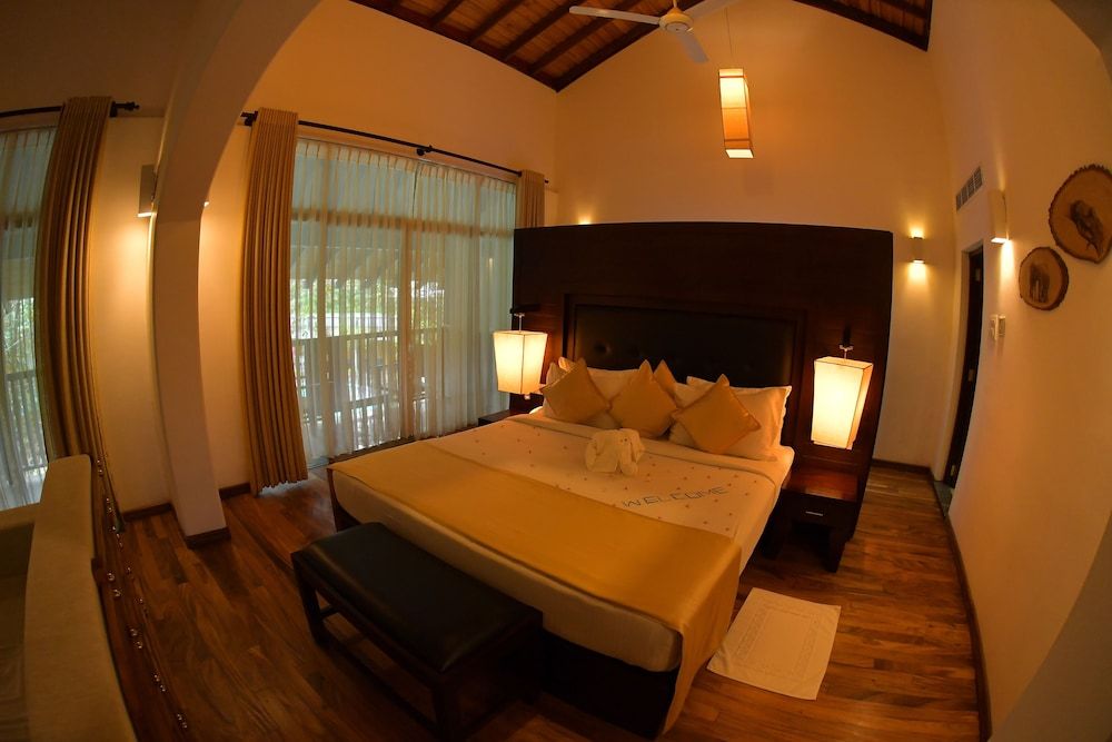 Grand Udawalawe Safari Resort Luxury Suite 4
