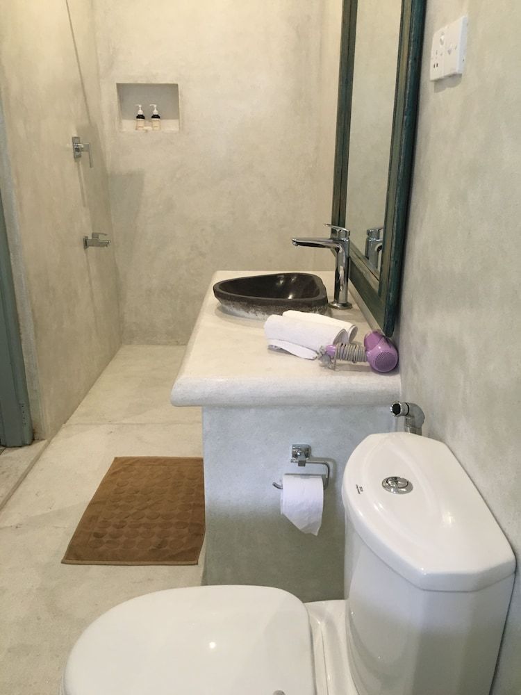 Khalids Guest House Galle Deluxe Twin Room 15