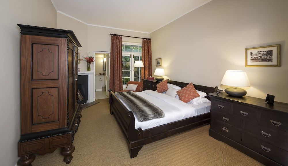 undefined Hill Rise Luxury Villa & Stables by Edwards Collection 2