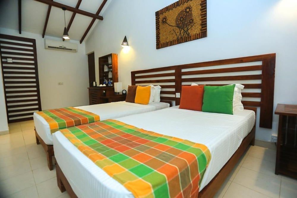 Royal Retreat Sigiriya Superior Chalet, Garden View 9