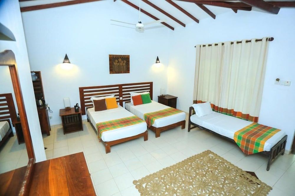 Royal Retreat Sigiriya Superior Chalet, Garden View 8