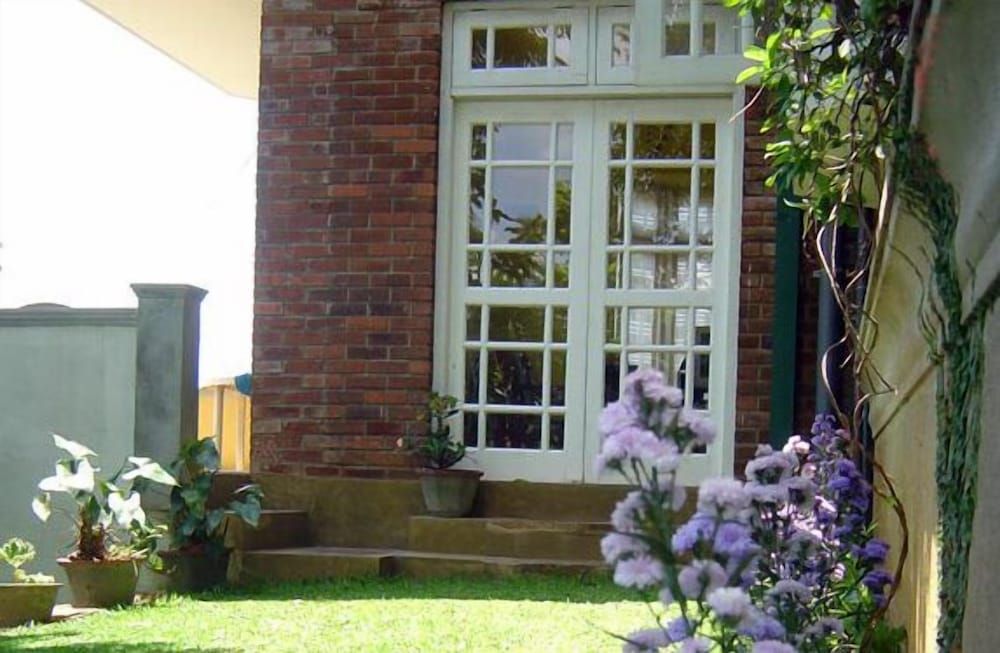 undefined Sandalwood