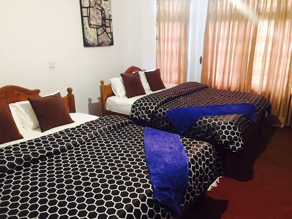 Royal Mount Hotel Quadruple Room 20